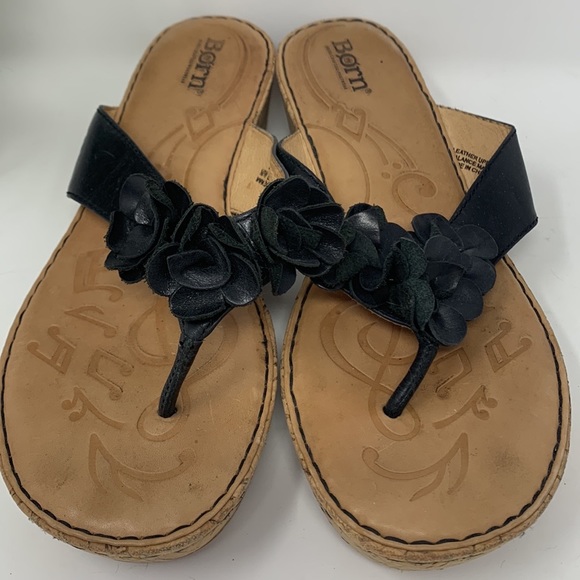 BORN Women's Sz 9 Kornelia Black Leather Flowers Sandals Thong Flip Flops Shoes - Picture 4 of 11